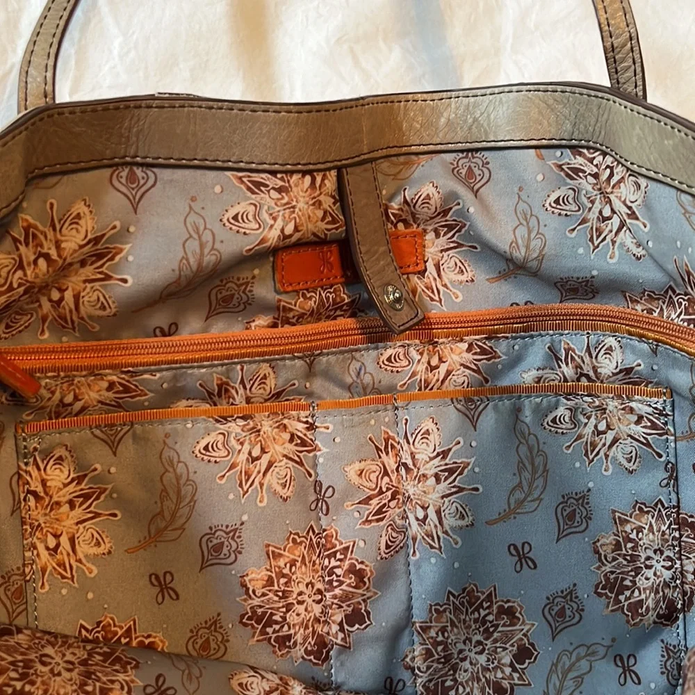 Women’s Hobo Leather Satchel- Light Beige. - Picture 5 of 6